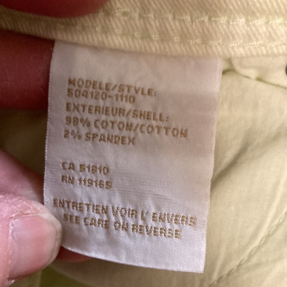 Northern reflections, yellow jeans - Picture 4 of 4